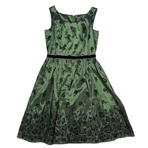 NECA Twilight Saga New Moon Bella Swan Green Velvet Trim Birthday Dress Large
